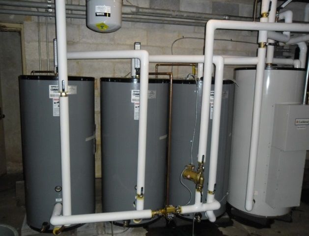 Multiple pressurized solar tanks